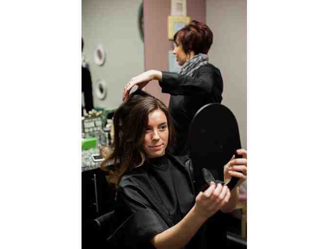 Haircut with Whitney at VIDA Salon Suites