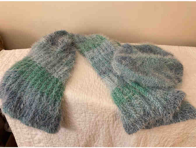 Hand-knit blue/green shrug with matching hat - Photo 1