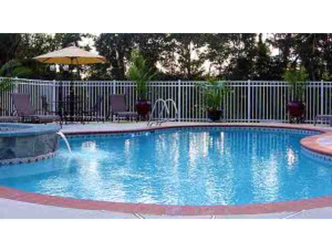 1 Night Stay -The Mimslyn Inn