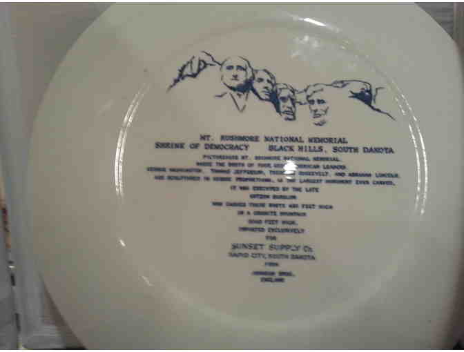 Mt. Rushmore collectible plate