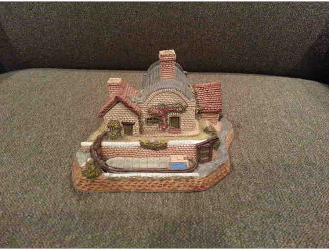 David Winter's Midland's Collection 'The Lock Keepers Cottage'
