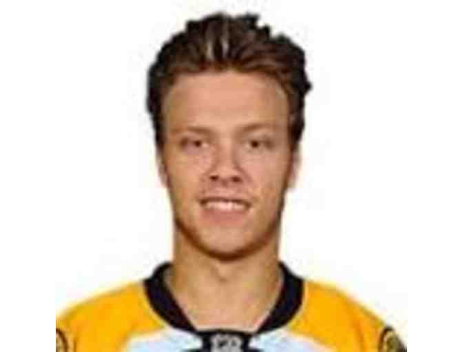 2017 BOSTON BRUINS TEAM AUTOGRAPHED BRUINS HOCKEY STICK!