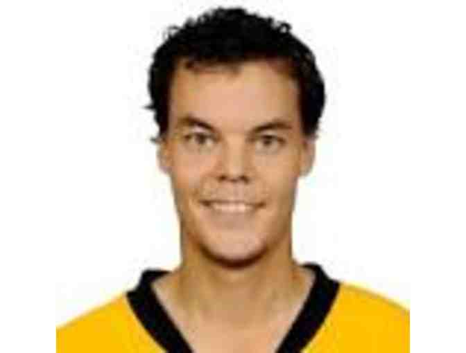 2017 BOSTON BRUINS TEAM AUTOGRAPHED BRUINS HOCKEY STICK!