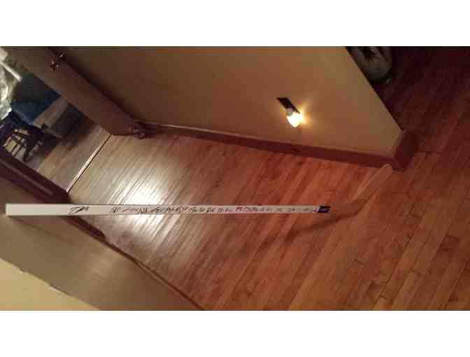 2017 BOSTON BRUINS TEAM AUTOGRAPHED BRUINS HOCKEY STICK!