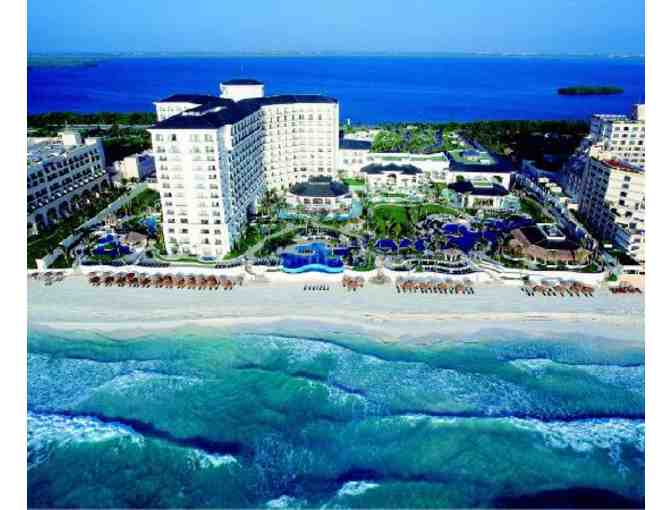 Vacation in Cancun - Hotel & Airfare!