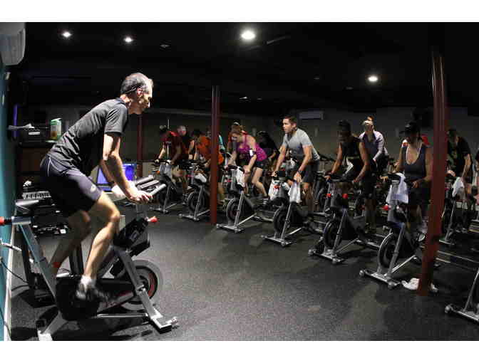 One week of unlimited group training at CruFit (1of 2)