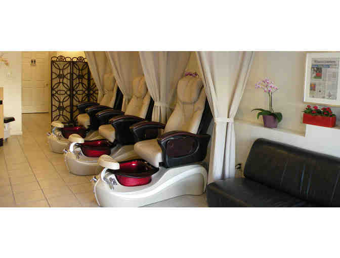 Facial waxing service from Natural Nails Plus