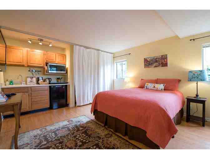Two-night stay in charming studio Airbnb in Redwood Heights