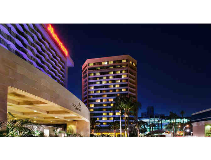 A Luxurious 2 Night Stay Dream Vacation in Anaheim