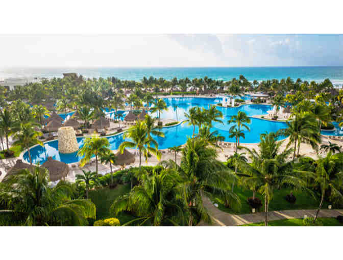 LIVE AUCTION: Diamond Luxury Mexican Resorts Stay