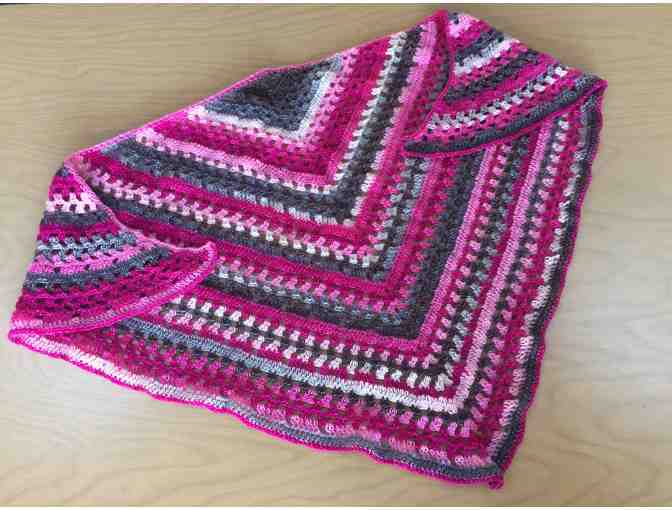 A Touch of Spring Reading Shawl - Photo 1