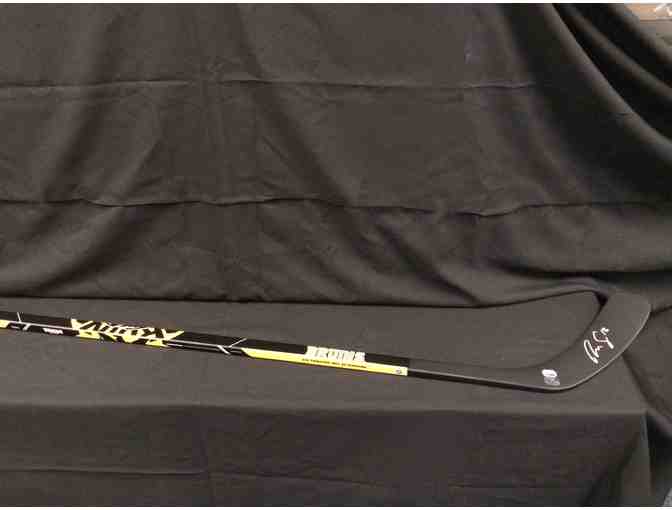 Former Bruin #18 Reilly Smith Autographed Stick