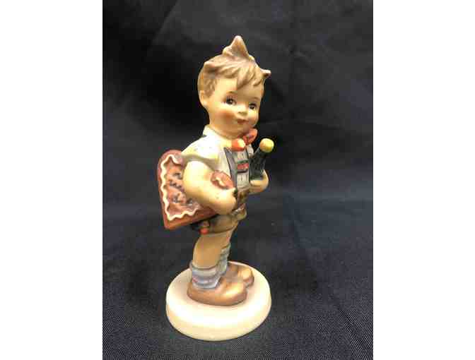 Valentine Joy Hummel #399 Figurine