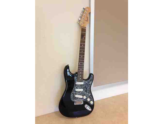 Fender Squier Stratocaster, Black (UPDATED)