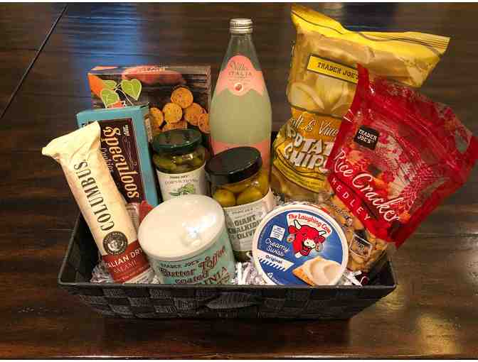 Trader Joe's 'Picnic in the Park' gourmet food basket