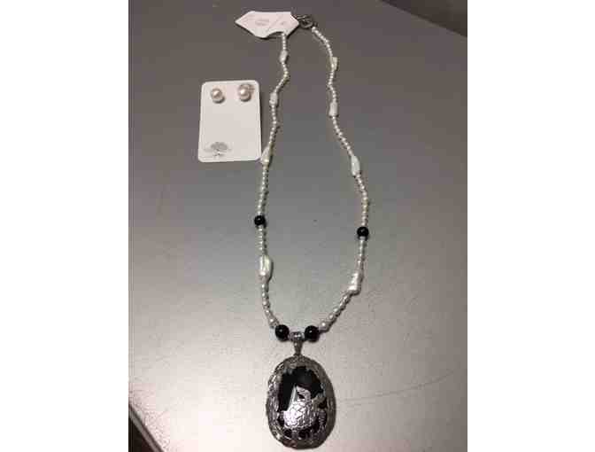 Freshwater Pearl, Onyx and Bali Sterling Necklace