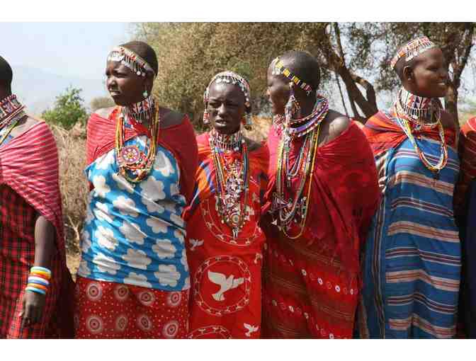 Handmade Kenyan jewelry created by women of the Maasai tribe in Kenya