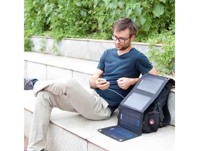 Dual-Port Solar Charger