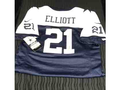 Ezekiel Elliott - Dallas Cowboys Running Back - Autographed Jersey