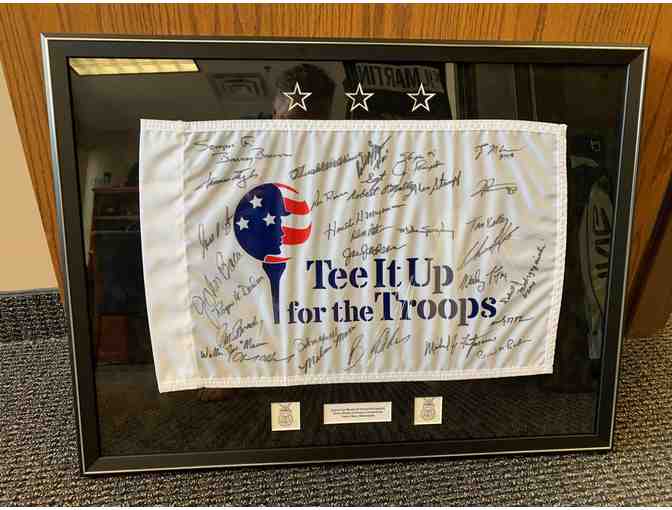Unique Limited Flag Signed by 30 Medal of Honor Recipients !