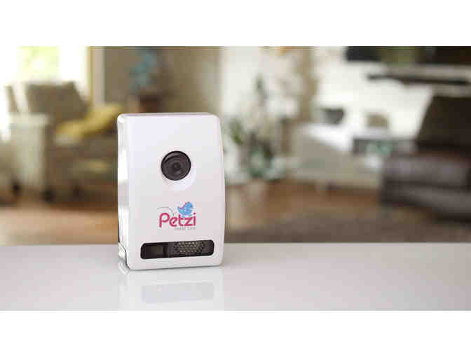 Petzi Smart Treat Dispenser for Your Pet