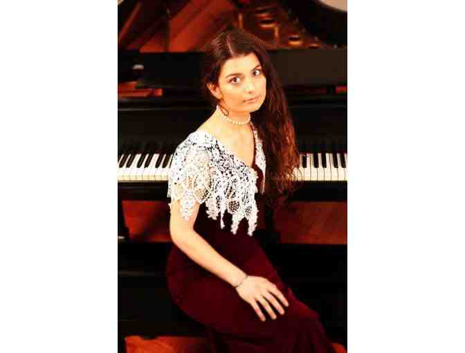 House Concert by Juilliard-Trained Mira Gill