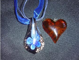 2 Pendants