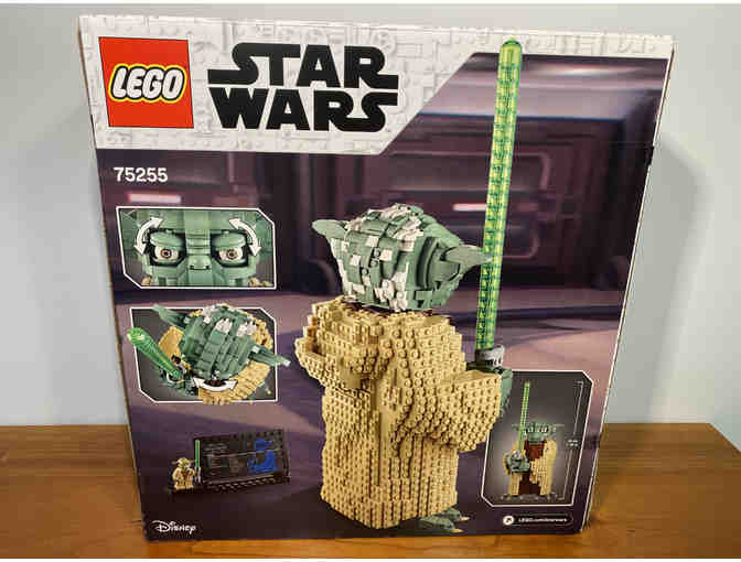 LEGO Star Wars: Yoda with Lightsaber