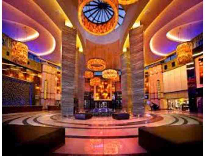 Show and Stay at Foxwoods Resort Casino