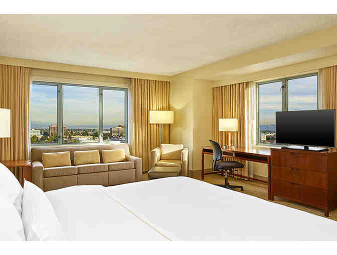 An Amazing Football Weekend in Pasadena: Hotel, Dinner and Football at the Rose Bowl