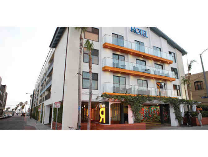 Stay at Muscle Beach