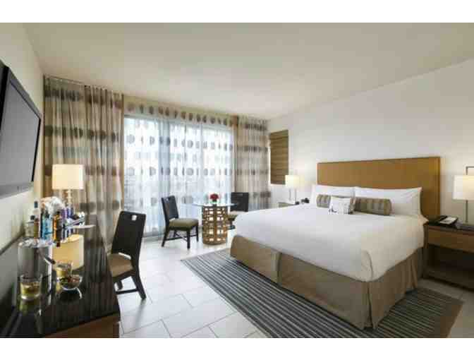 Stay at Muscle Beach