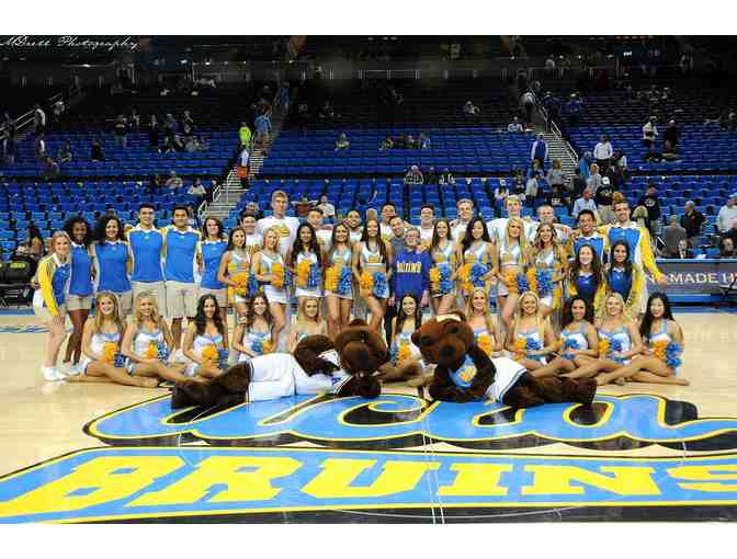 Basketball Team High 5s!