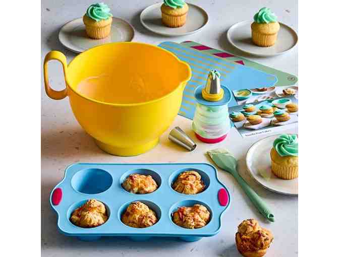 Pampered Chef Cupcake Baking Set and American Girl My Holiday Cookbook Collection