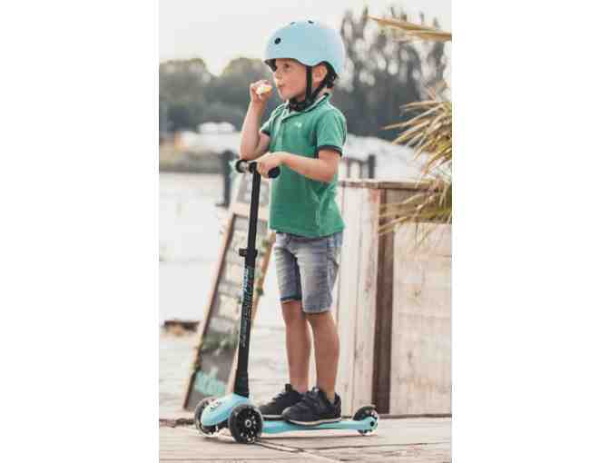 Scoot and Ride HighwayKick 3 with Helmet(S/M)- Blueberry