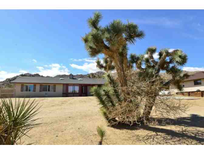 3-Night Stay in Beautiful, Large, Joshua Tree Home (fits up to 10)