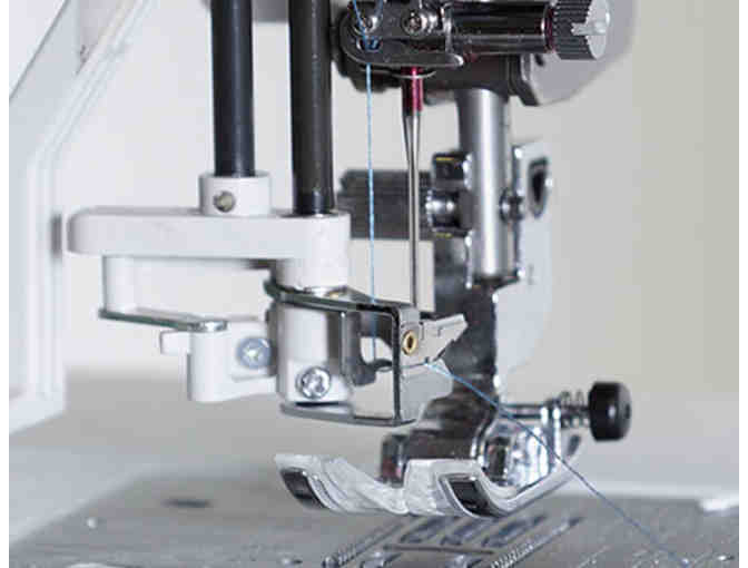 Janome Skyline S7 Sewing Machine