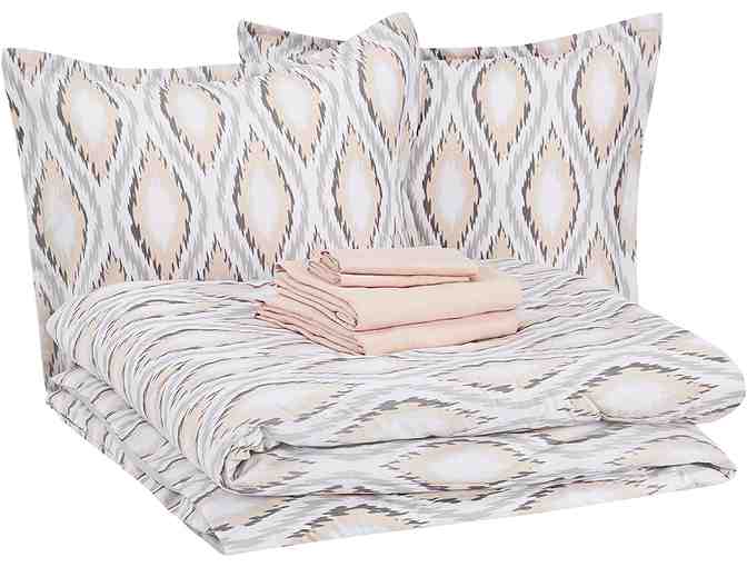 Amazon Basics 8-Piece Comforter Bedding Set, Full / Queen, Blush Pink Sierra, Microfiber