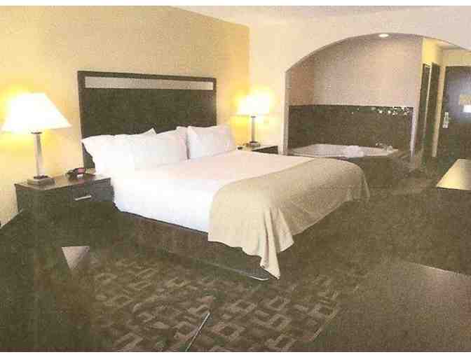 One Night Stay in Jacuzzi Suite at Holiday Inn Express