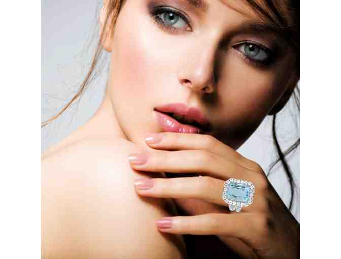 STRIKING AQUAMARINE Cocktail Ring (size 7)