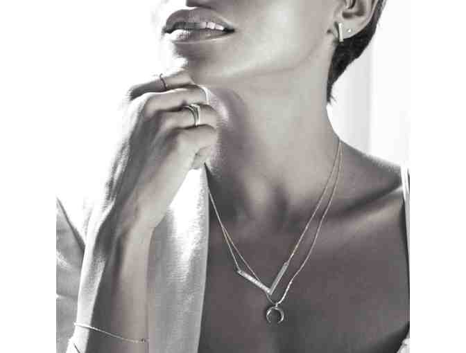 SIMPLY STYLISH Set in White Gold