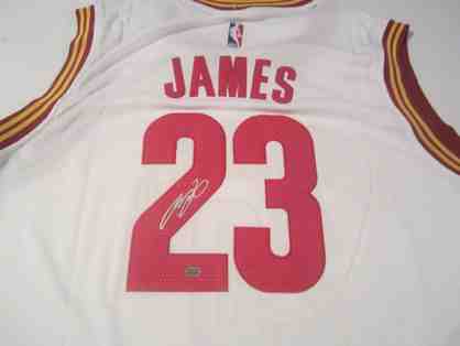 Lebron James Autographed Cleveland Cavaliers Jersey