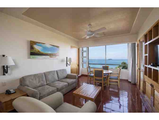 Beachfront Resort in Los Cabos or Puerto Vallarta