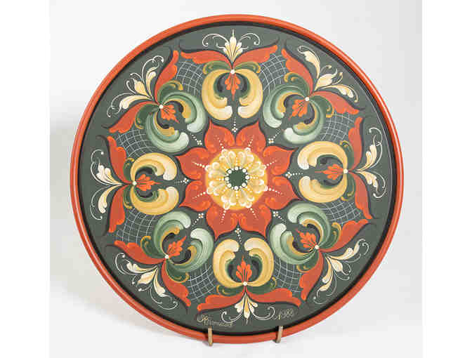 Plate with Hallingdal Rosemaling by Shirley Evenstad
