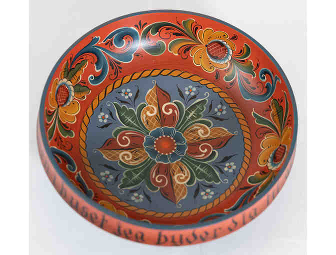 Ale bowl with Hallingdal Rosemaling by Louise Bath
