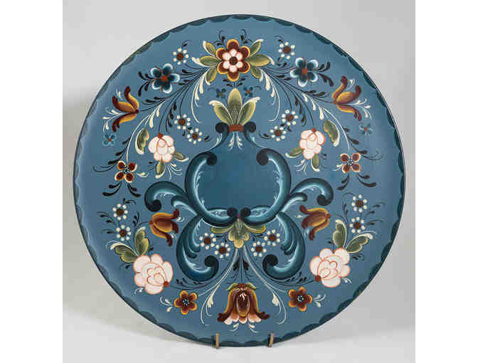 Plate with American Rogaland Rosemaling by Claudine Schatz