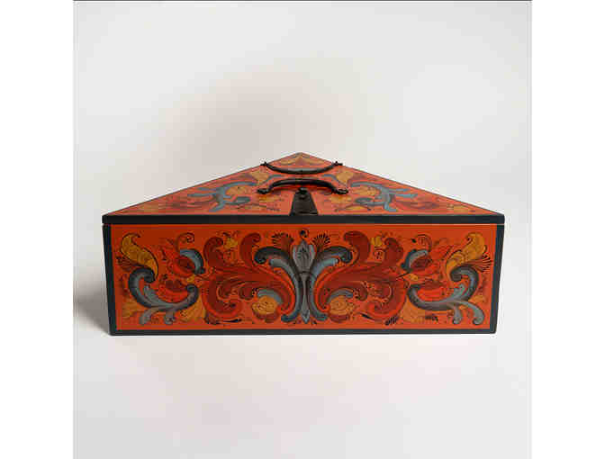 Hat Box with Rosemaling by Shirley Evenstad
