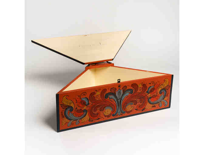 Hat Box with Rosemaling by Shirley Evenstad