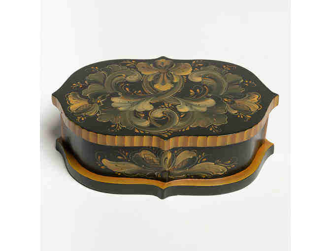 Covered Box with Gudbrandsdal Rosemaling by Andrea Herkert