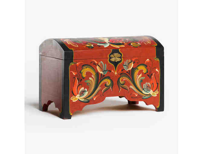 Small Chest with Telemark Rosemaling by Karen Jenson